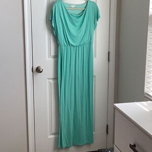 Charming Charlie Green Dolman Sleeve Maxi Dress